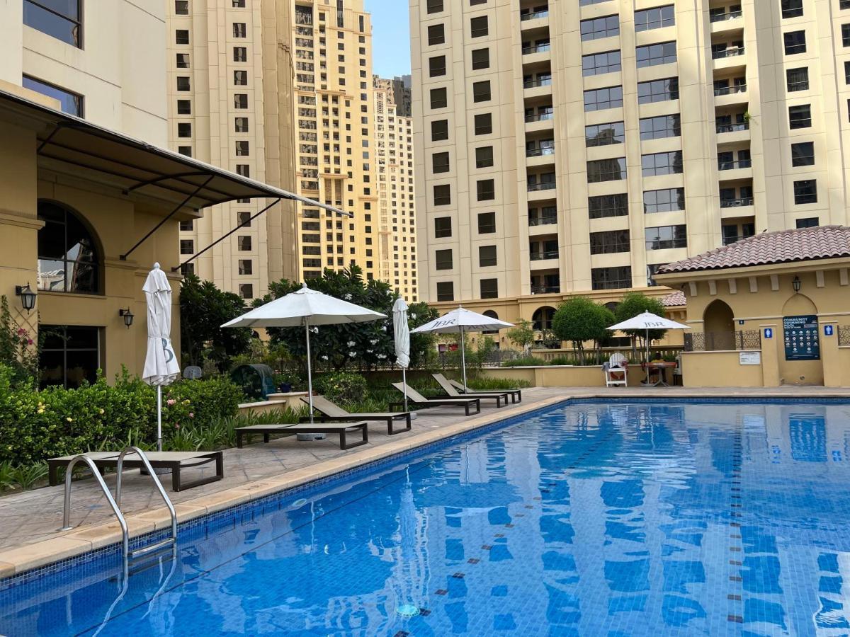 Lunar Hostel - Jbr ดูไบ ภายนอก รูปภาพ