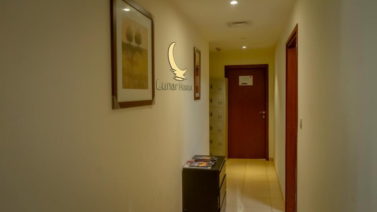 Lunar Hostel - Jbr ดูไบ ภายนอก รูปภาพ