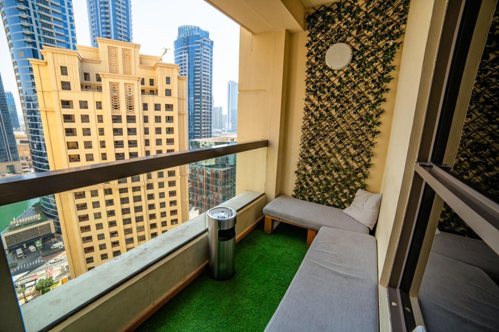 Lunar Hostel - Jbr ดูไบ ภายนอก รูปภาพ
