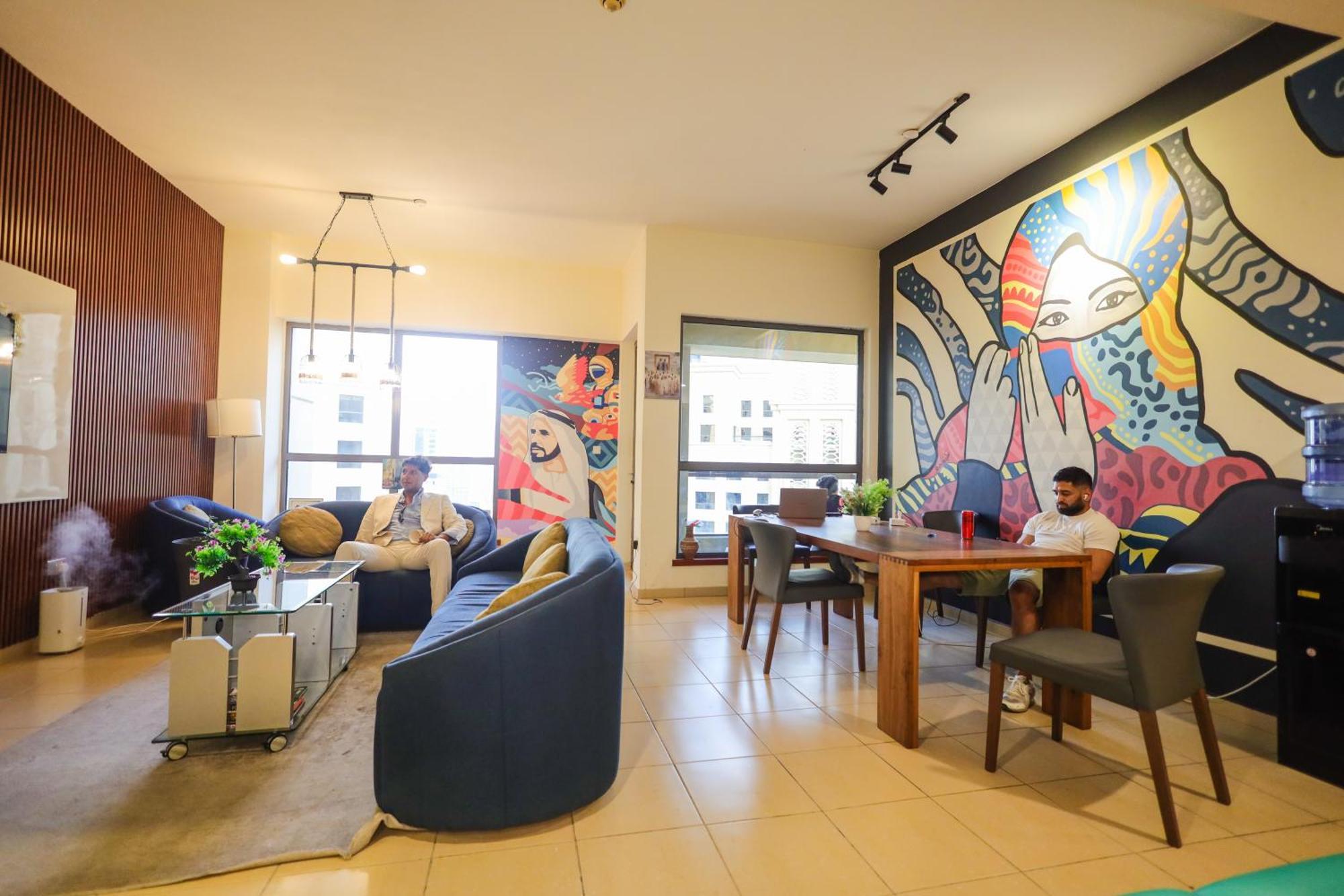 Lunar Hostel - Jbr ดูไบ ภายนอก รูปภาพ