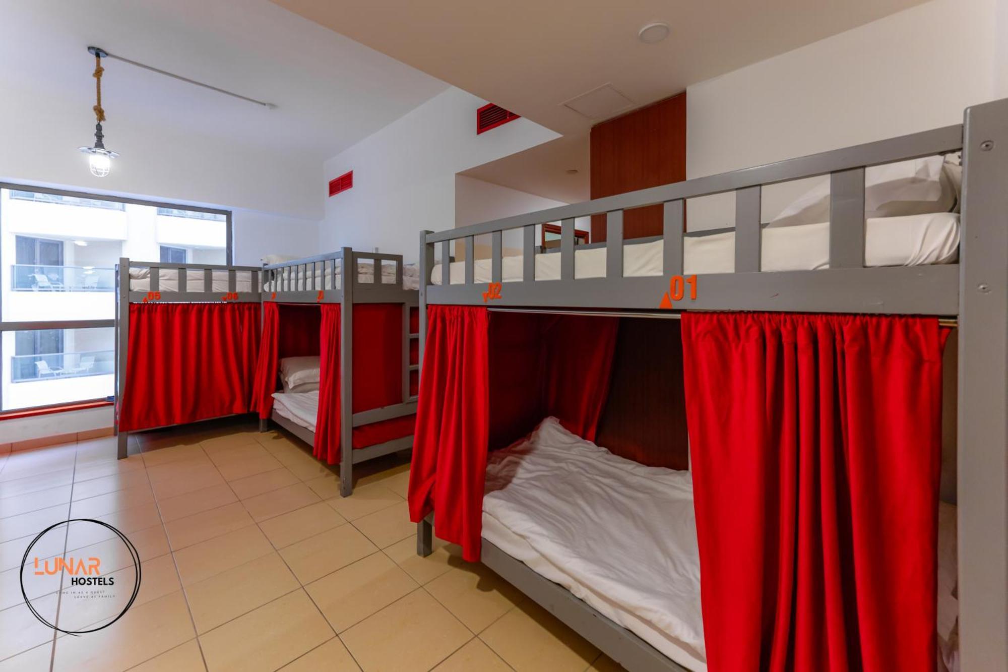 Lunar Hostel - Jbr ดูไบ ภายนอก รูปภาพ
