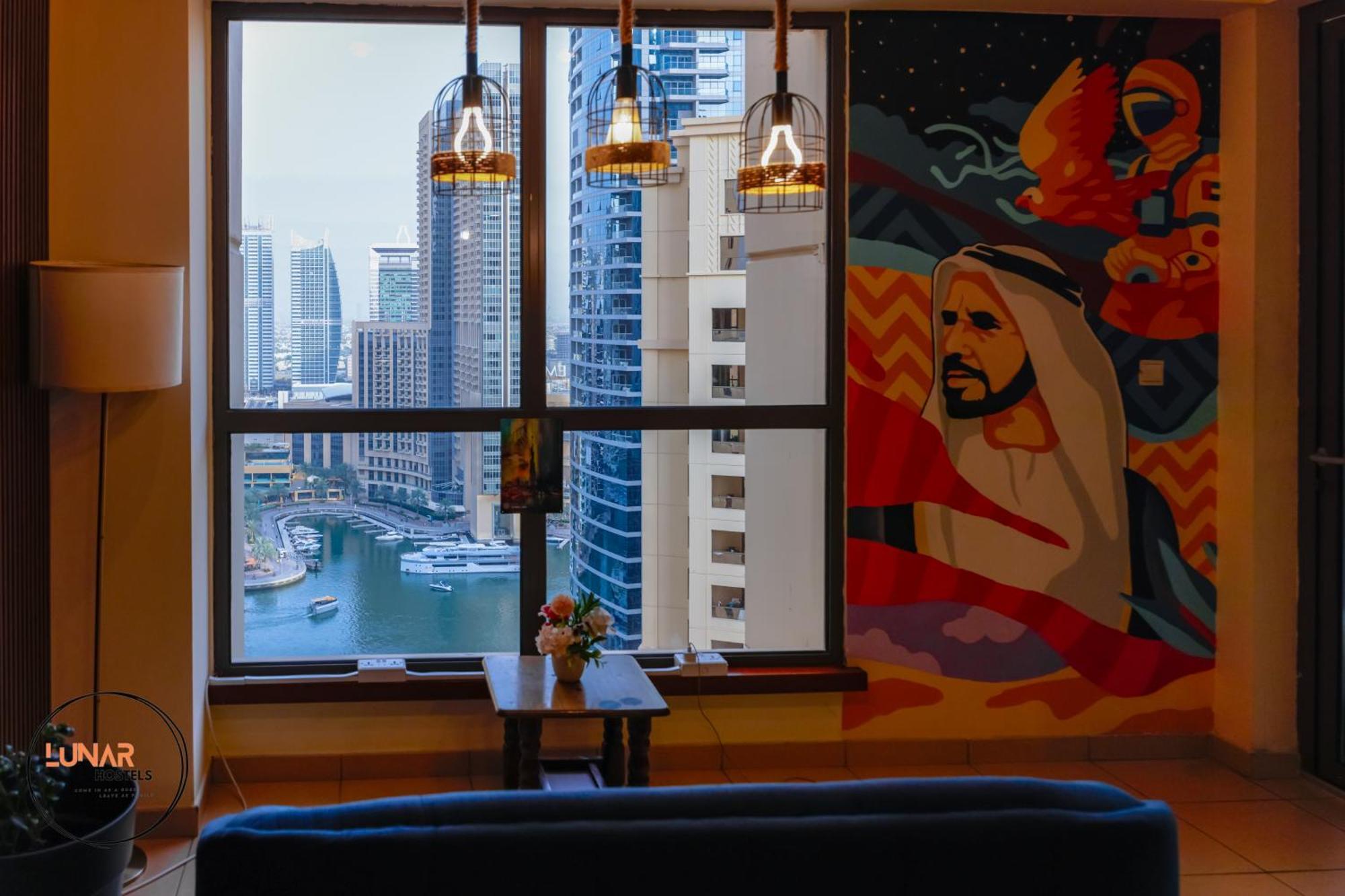 Lunar Hostel - Jbr ดูไบ ภายนอก รูปภาพ
