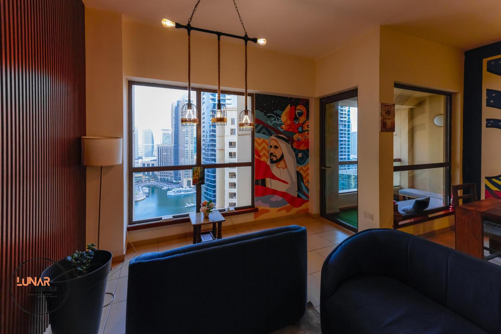 Lunar Hostel - Jbr ดูไบ ภายนอก รูปภาพ