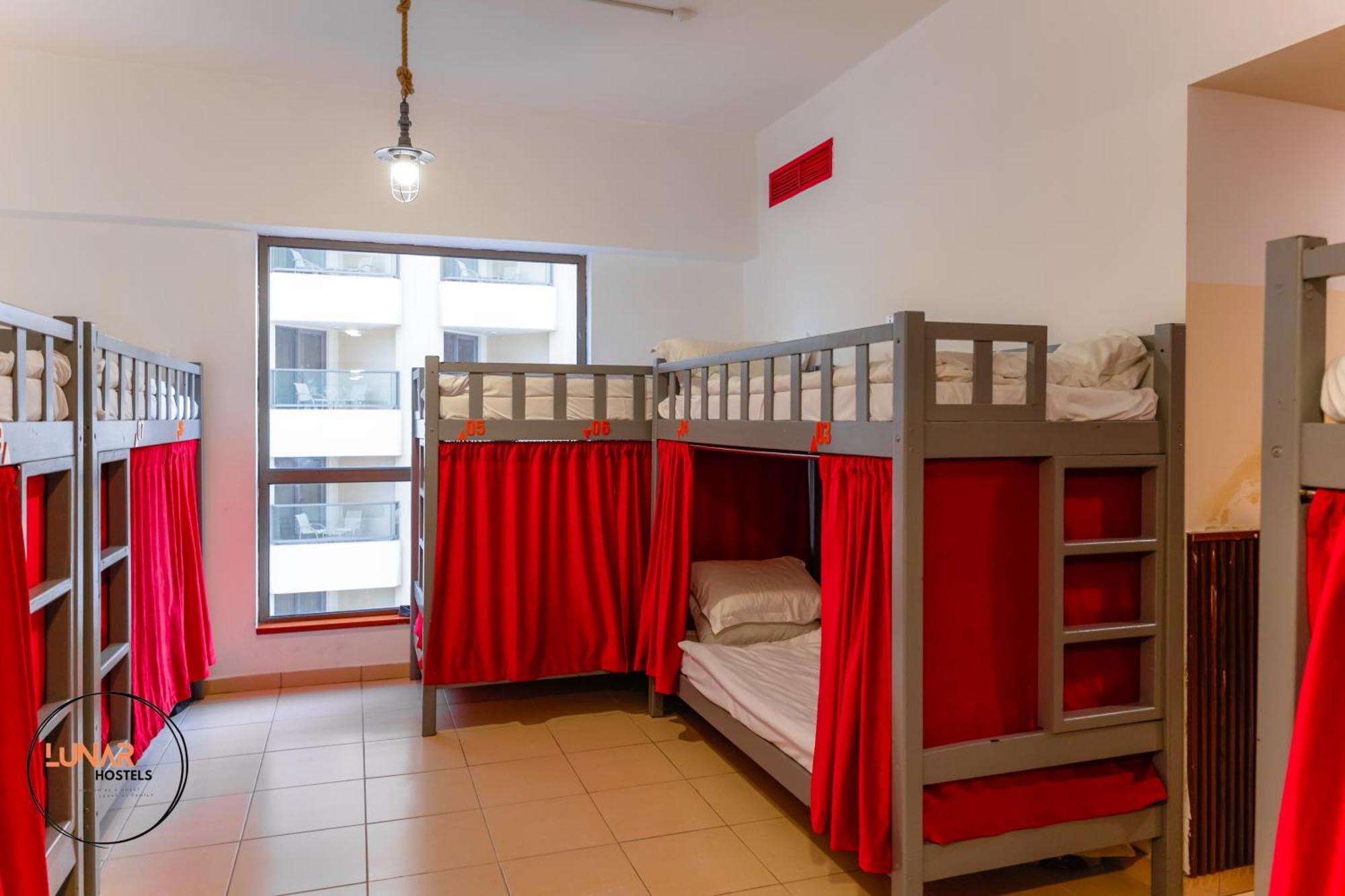 Lunar Hostel - Jbr ดูไบ ภายนอก รูปภาพ